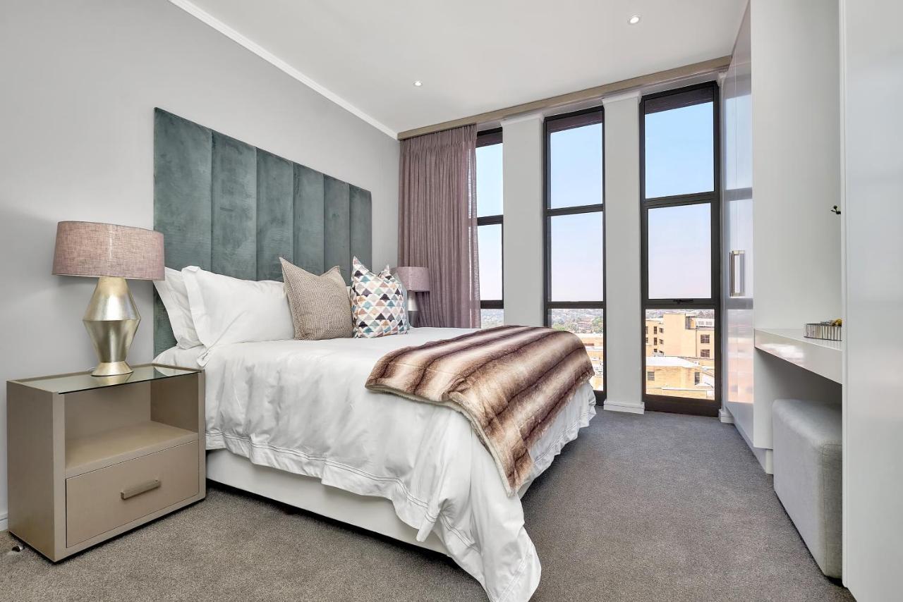 Sandton Apartment 15 West Road South Johannesburg Bagian luar foto