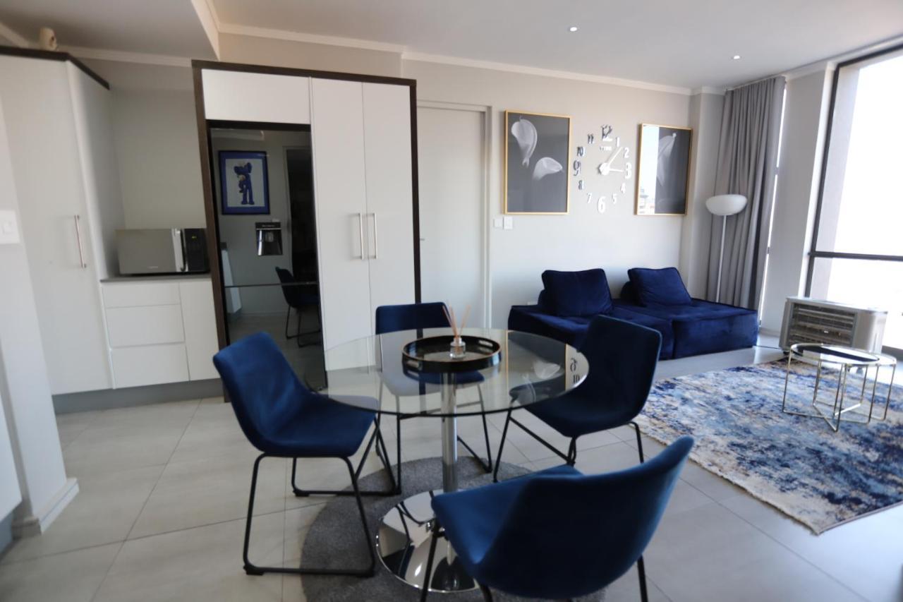 Sandton Apartment 15 West Road South Johannesburg Bagian luar foto
