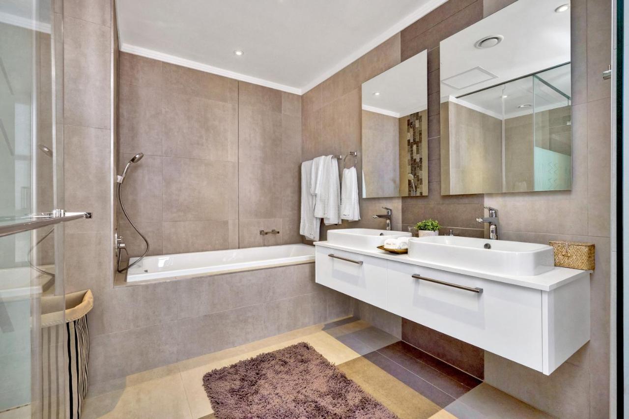 Sandton Apartment 15 West Road South Johannesburg Bagian luar foto