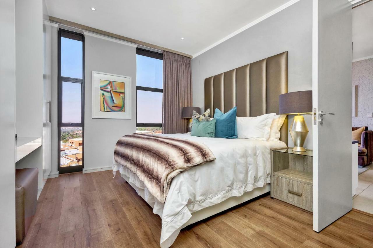 Sandton Apartment 15 West Road South Johannesburg Bagian luar foto